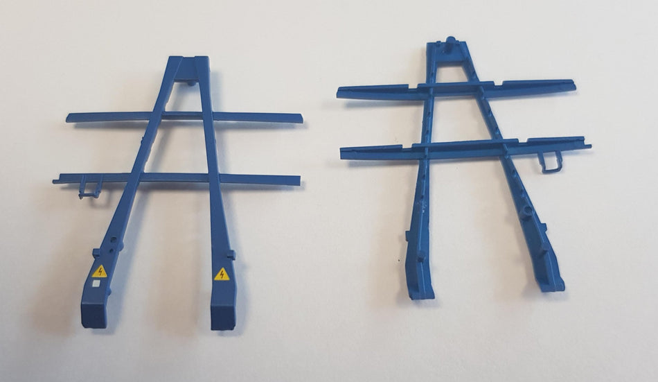SB008 - 2 Kernow Models IZA Cargowaggon Spare Part - A frame