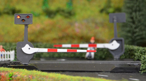 LC10 Train-Tech Level Crossing Barrier lights sound - Single