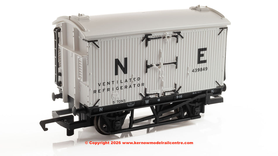 R60350 Hornby Railroad Refrigerator Wagon