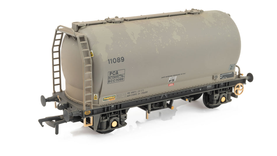 38-653A Bachmann PCA Metalair Bulk Powder Wagon Freightliner Heavy Haul Grey