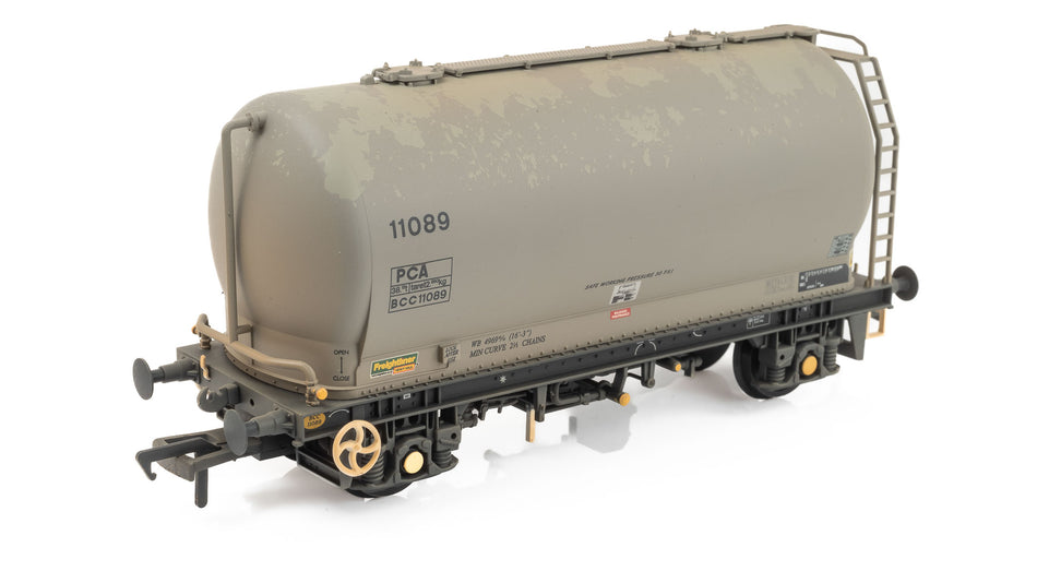 38-653A Bachmann PCA Metalair Bulk Powder Wagon Freightliner Heavy Haul Grey