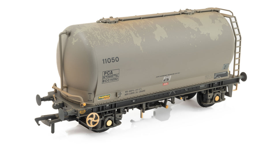 38-653 Bachmann PCA Metalair Bulk Powder Wagon Freightliner Heavy Haul Grey
