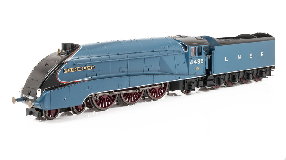 R30555 Hornby Class A4 Steam Loco number 60007 "Sir Nigel Gresley" LNER Blue - with figure LIMITED EDITION - The Great Railway Engineers Collection
