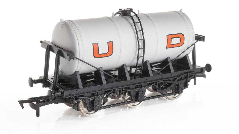 4F-031-035 Dapol 6 Wheel Milk Tank - United Dairies