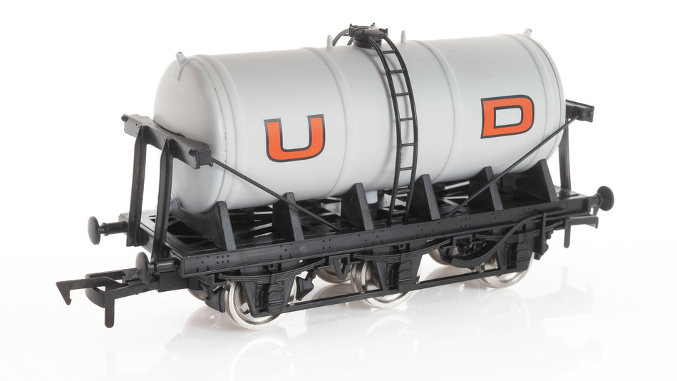 4F-031-035 Dapol 6 Wheel Milk Tank - United Dairies
