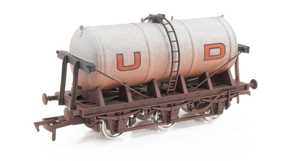 4F-031-036 Dapol 6 Wheel Milk Tank - United Dairies Weathered