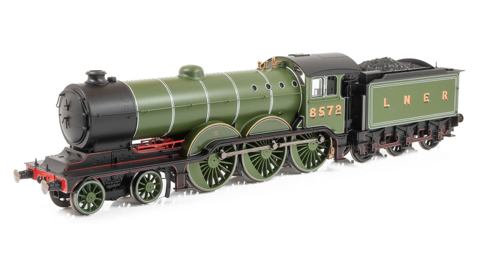 R30502 Hornby LNER B12 Class 4-6-0 Steam Loco number 8572 - LNER Green