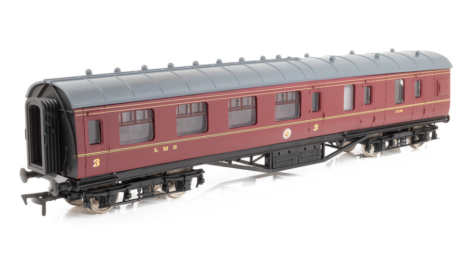 4P-010-352 Dapol 57ft Stanier Corridor Brake Composite 5526 LMS