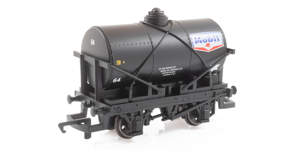 R60352 Hornby Railroad 12 Ton Tank Wagon number 64 - Mobil