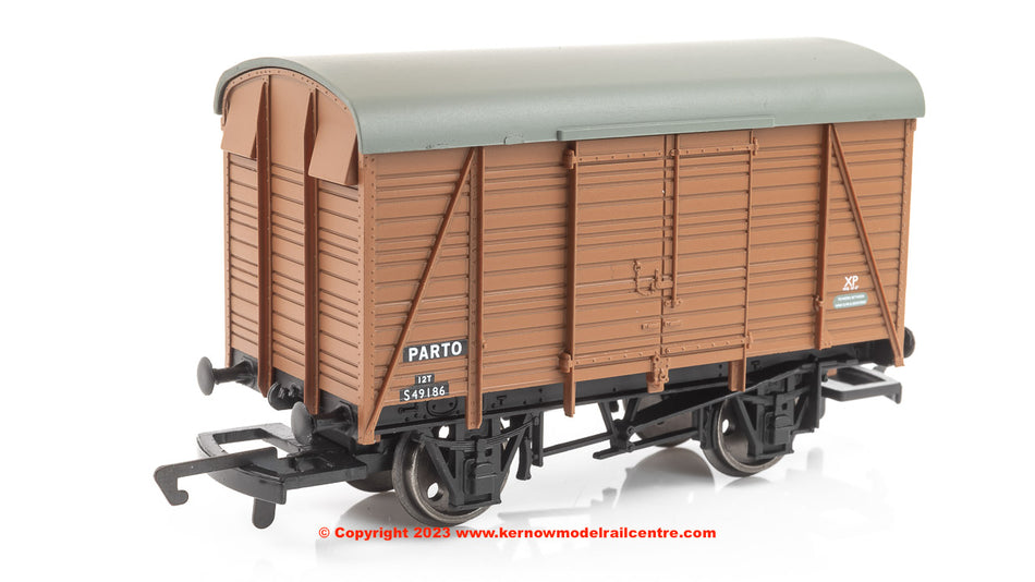 R60102 Hornby Twin Vent Van PARTO number S49186 in BR Brown