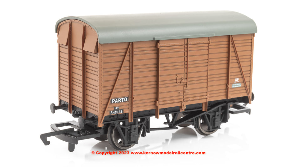 R60102 Hornby Twin Vent Van PARTO number S49186 in BR Brown