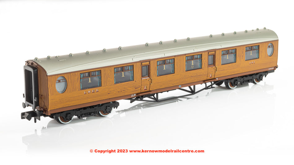 376-200B Graham Farish LNER Thompson First Corridor LNER Teak