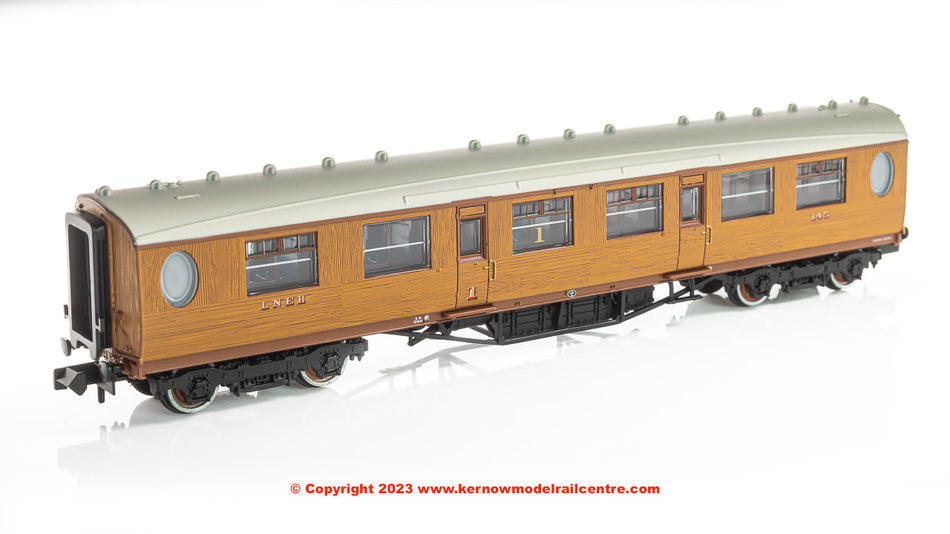 376-225B Graham Farish LNER Thompson Composite Corridor LNER
