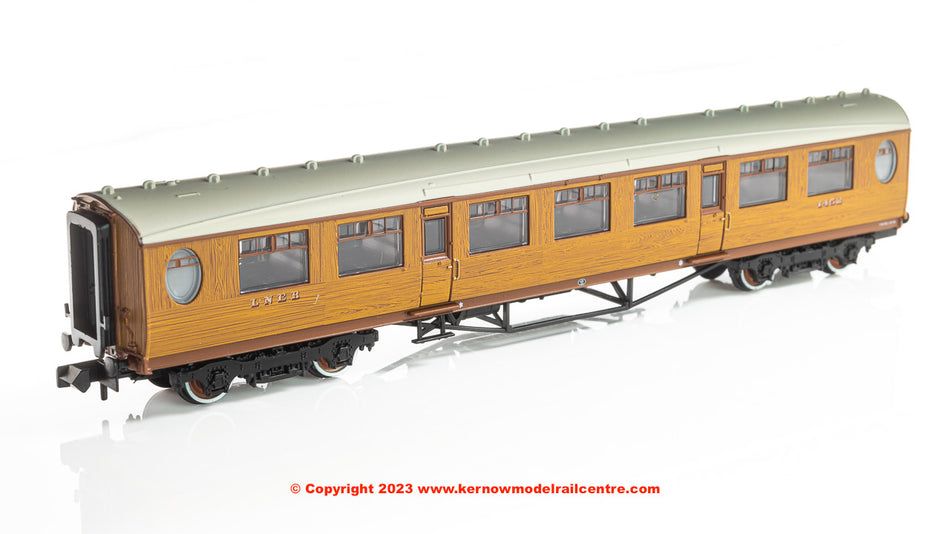 376-250B Graham Farish LNER Thompson Third Corridor LNER Teak