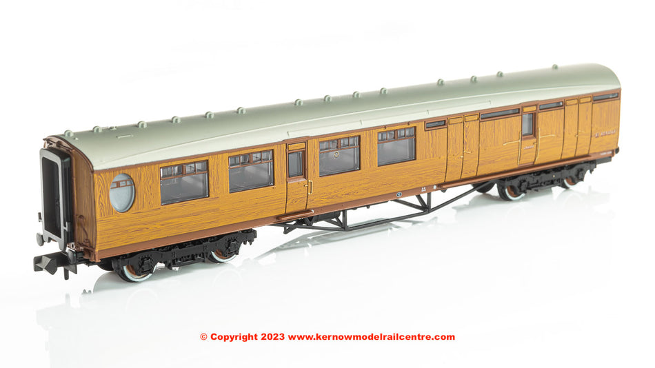 376-275B Graham Farish LNER Thompson Brake Third Corridor LNER