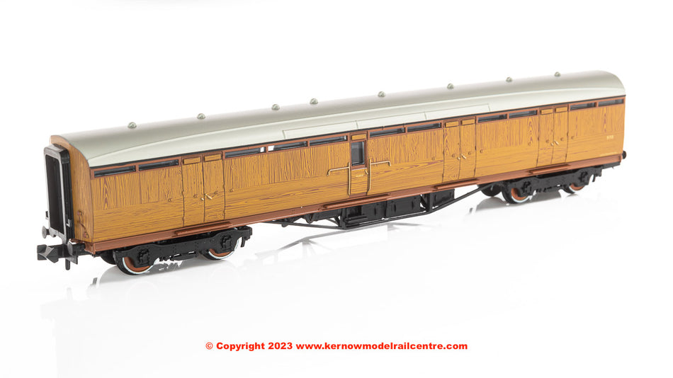 374-860 Graham Farish LNER Thompson Full Brake LNER Teak Effect