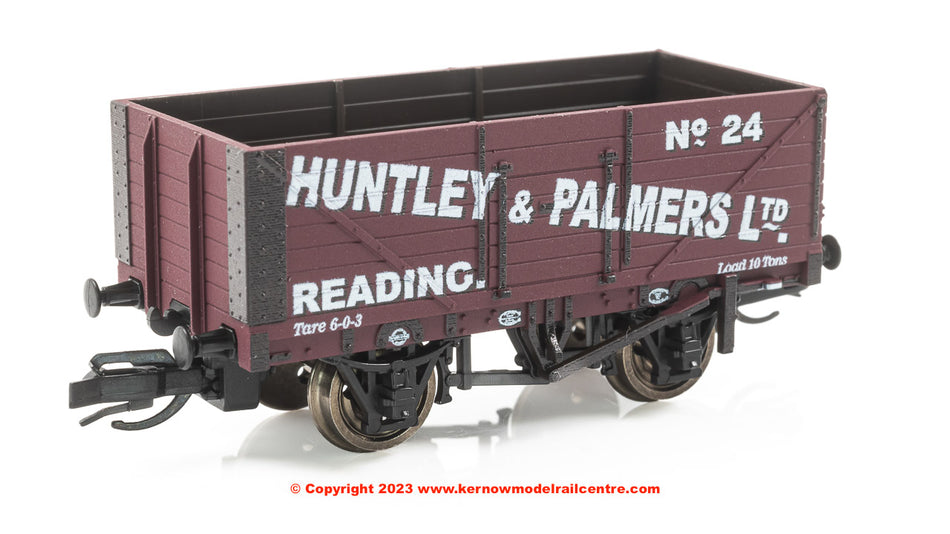 TTR7010P Peco 7 Plank Open Wagon - number 24 - Huntley & Palmer