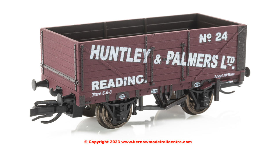 TTR7010P Peco 7 Plank Open Wagon - number 24 - Huntley & Palmer