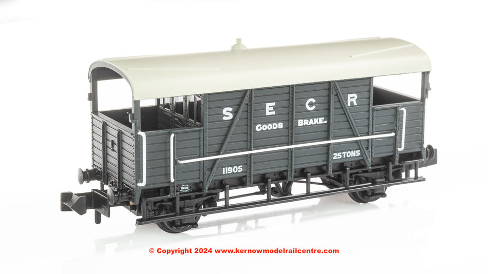 378-025A Graham Farish SECR 25T Dance Hall Brake Van