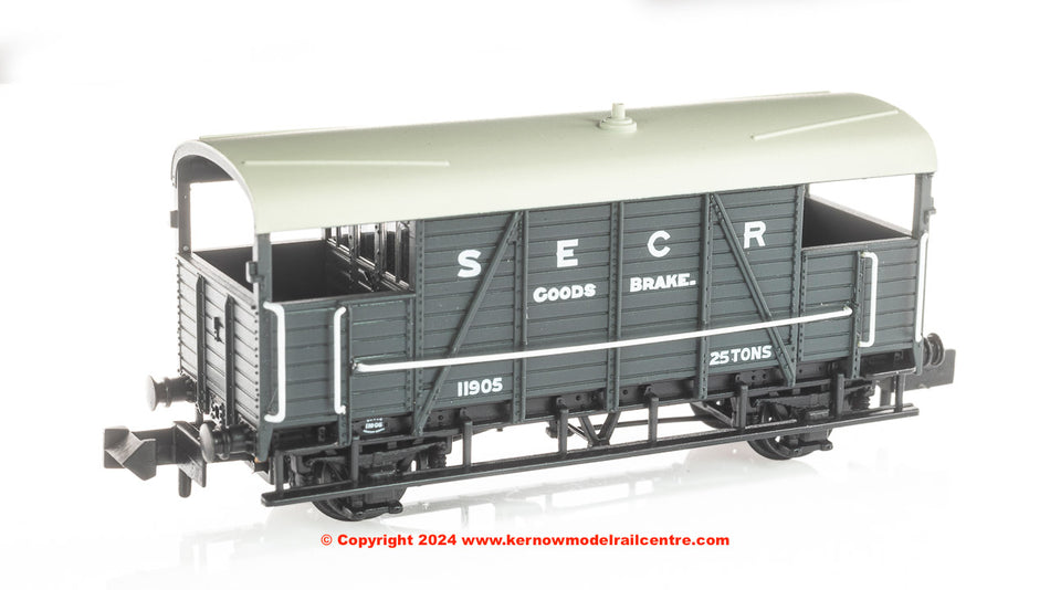 378-025A Graham Farish SECR 25T Dance Hall Brake Van