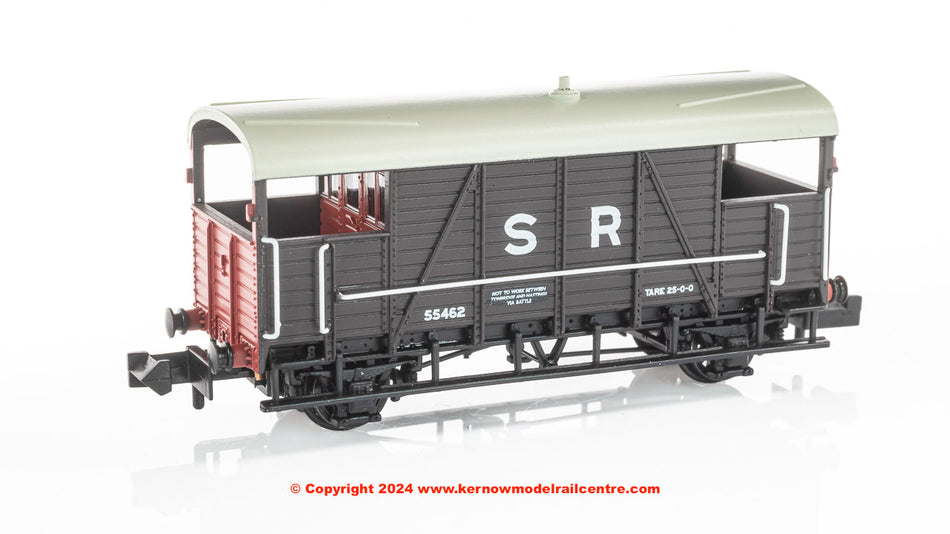 378-026 Graham Farish SECR 25T Dance Hall Brake Van