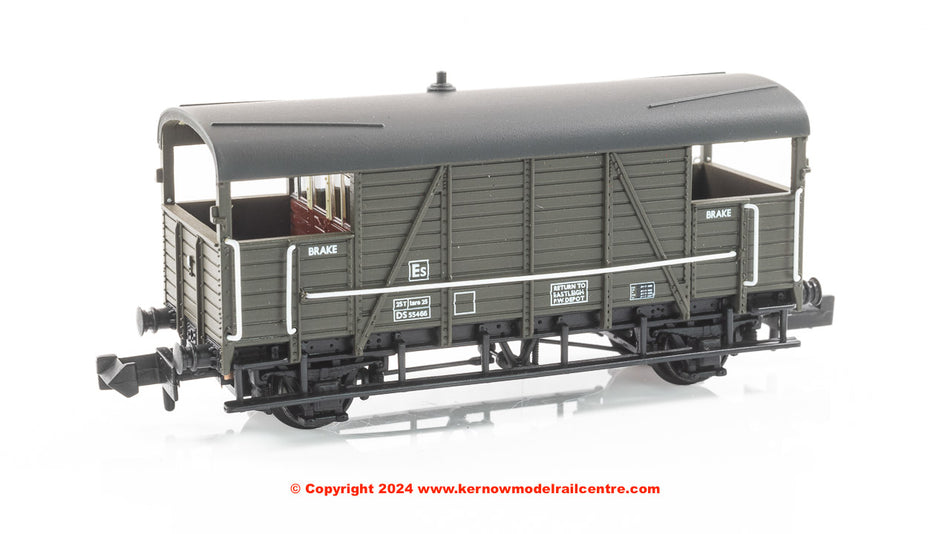378-028 Graham Farish SECR 25T Dance Hall Brake Van