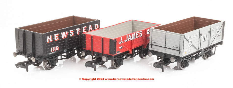 R60103 Hornby Triple Wagon Pack