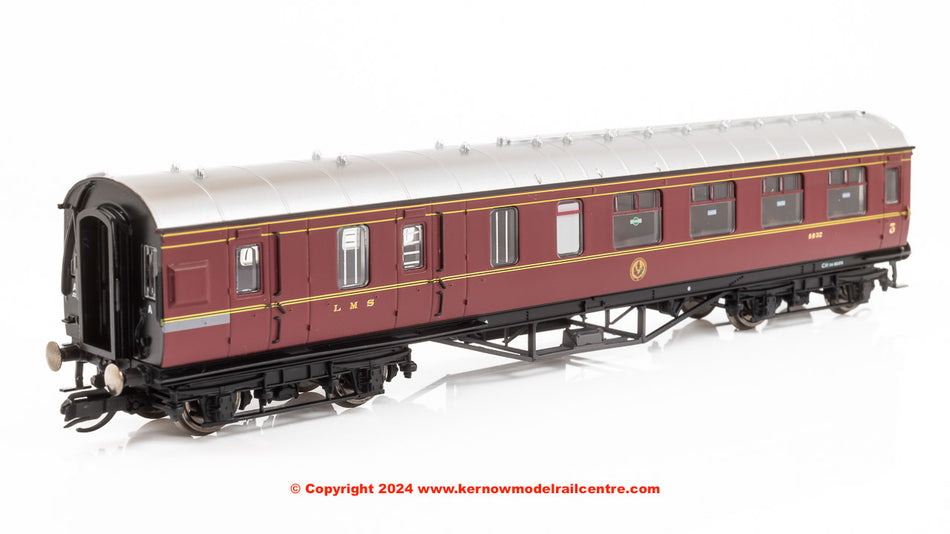 TT4009A Hornby LMS 57ft Brake Third Coach number 5832 LMS