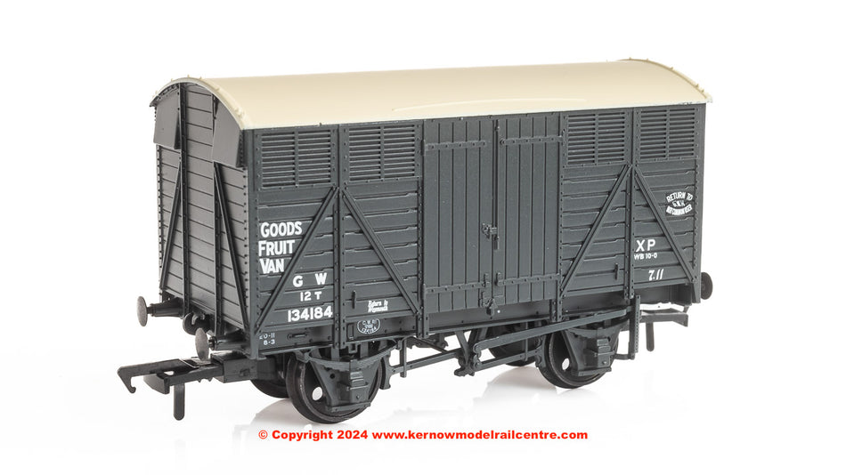 37-751E Bachmann GWR 12 Ton Fruit Van GWR Grey