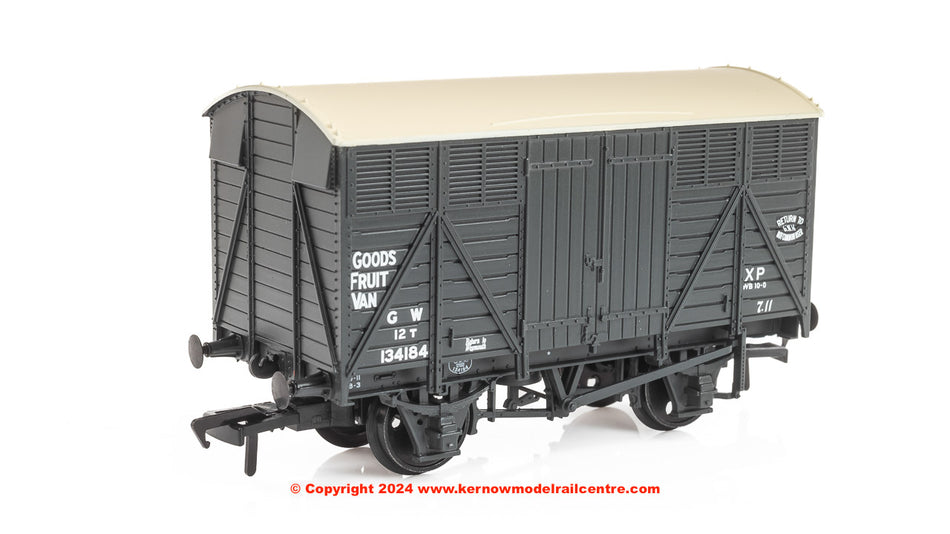 37-751E Bachmann GWR 12 Ton Fruit Van GWR Grey