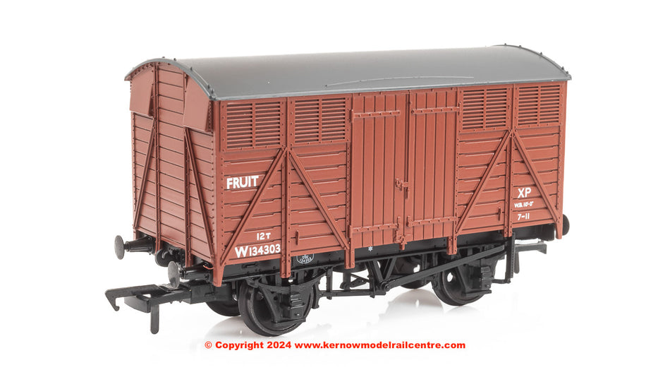 37-754F Bachmann GWR 12 Ton Fruit Van BR Bauxite (Early)