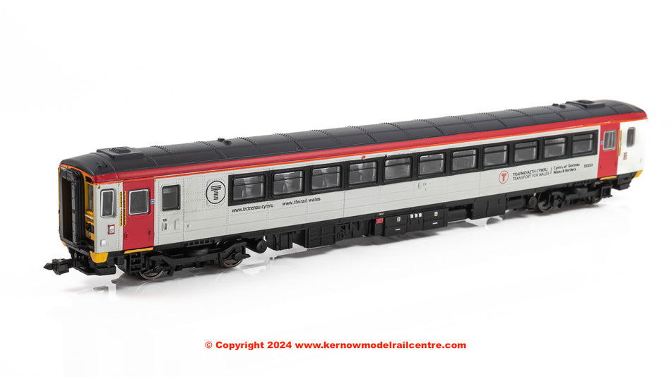 2D-020-005D Dapol Class 153 Single Car Sprinter DMU - 153 333