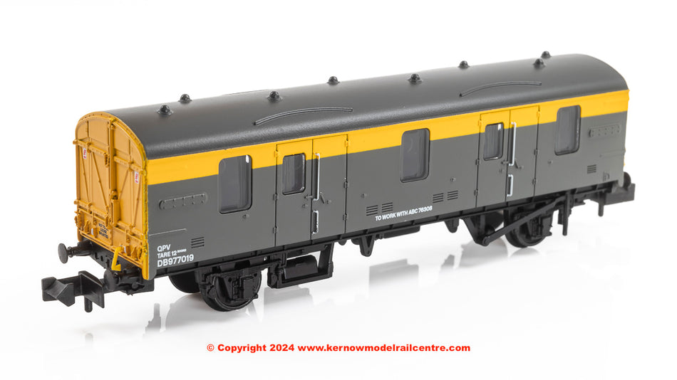 374-645 Graham Farish BR Mk1 QPV (Ex-CCT) Covered Carriage Truck