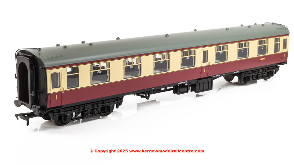 39-825A Bachmann BR MK1 FO First Open BR Crimson & Cream