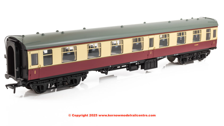 39-825 Bachmann BR MK1 FO First Open BR Crimson & Cream