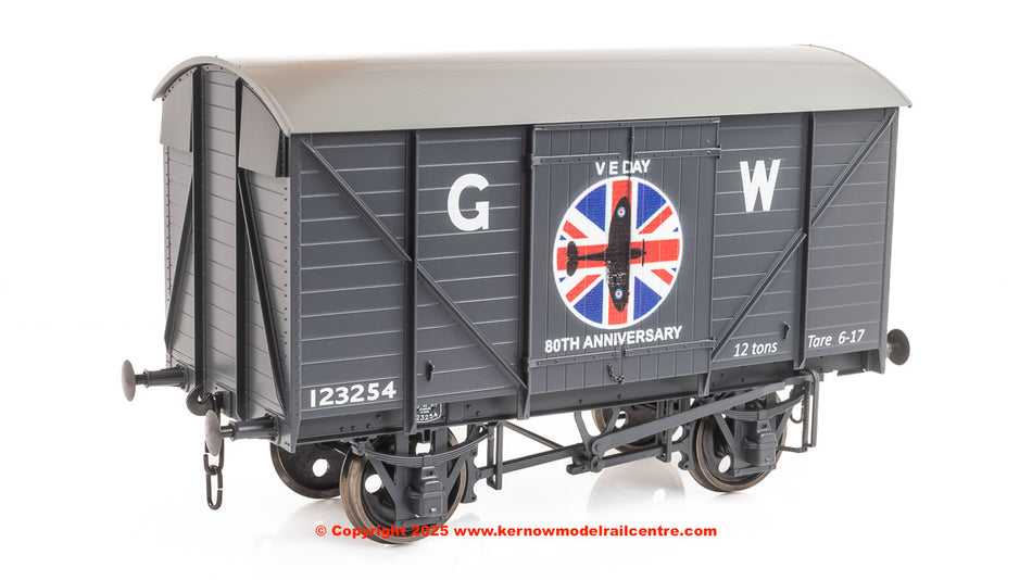 7F-066-012 Dapol GW Standard VE Day 80th Anniversary RAF