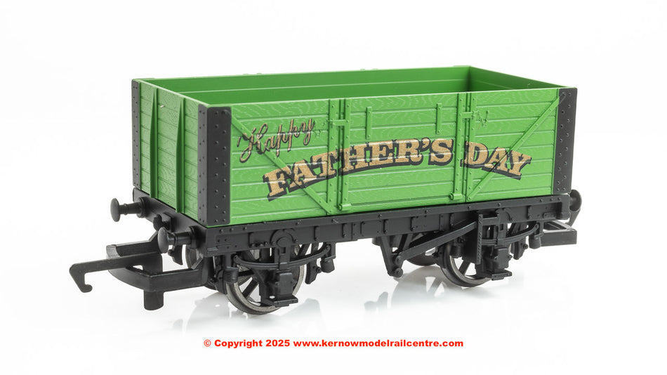 R60284 Hornby Father's Day Wagon