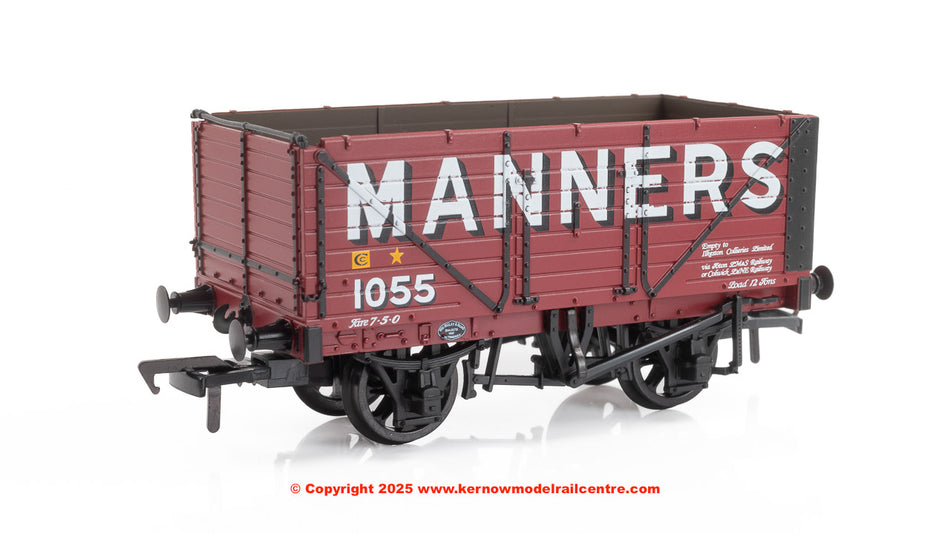 37-136 Bachmann 8 Plank End Door Wagon 'Manners' Red
