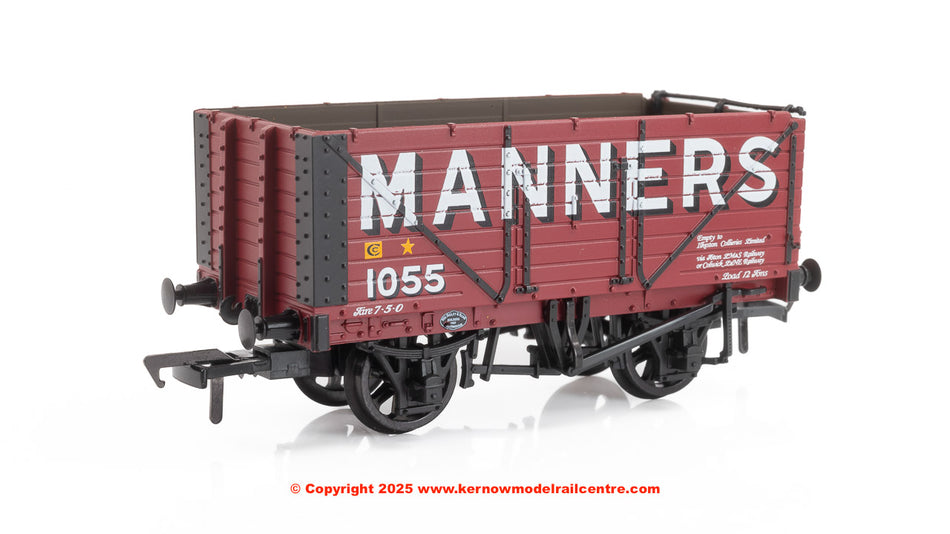 37-136 Bachmann 8 Plank End Door Wagon 'Manners' Red