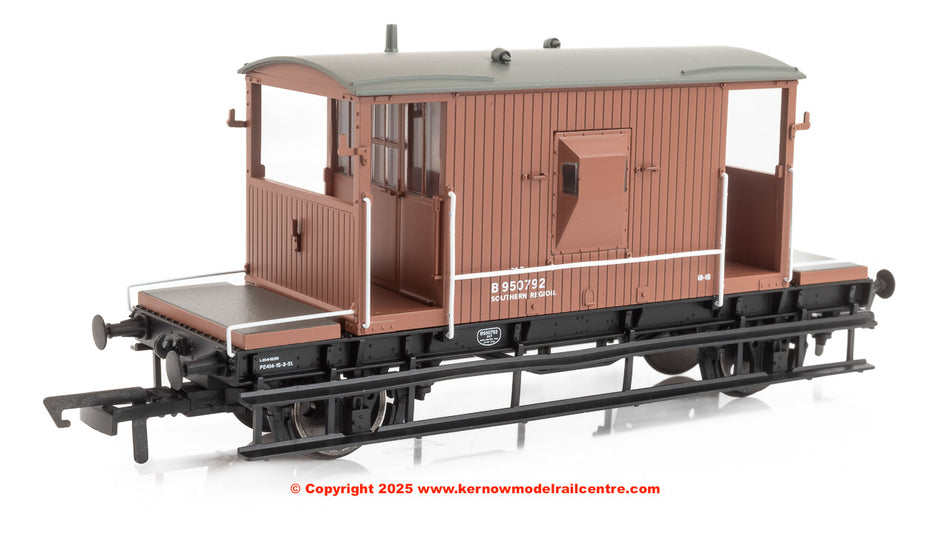 R60289 Hornby BR 20 Ton Brake Van B950792 - BR SR Brown