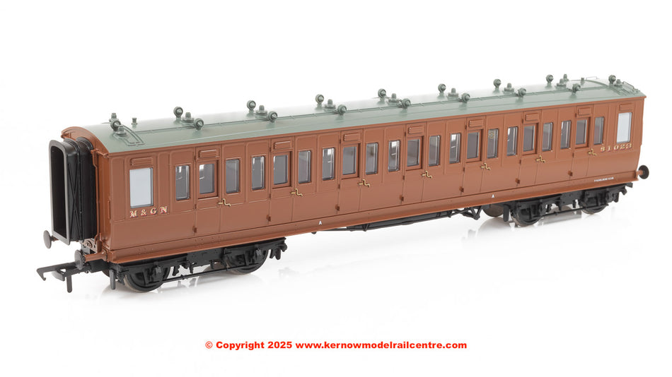 39-871 Bachmann LNWR 50ft Arc Roof Third Corridor M&GN Brown
