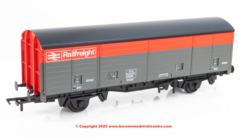 38-144B Bachmann BR VDA Van BR Railfreight Red & Grey