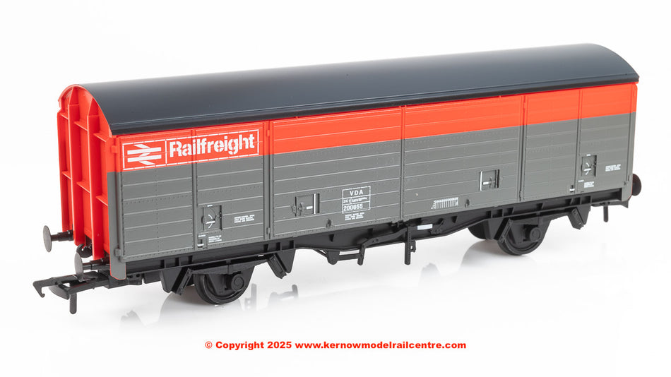 38-144B Bachmann BR VDA Van BR Railfreight Red & Grey