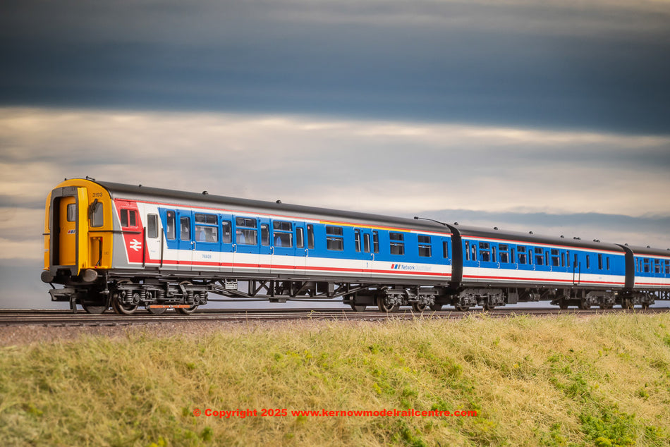 R30448 Hornby Network South East Class 423 4 VEP 3193