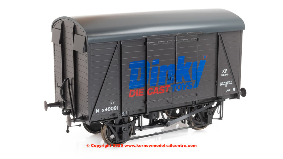 7F-069-009 Dapol Southern Railway 12T Van Dinky