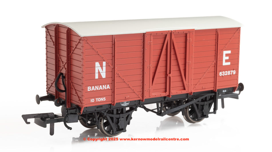 OR76BAN001B Oxford Rail GE Banana Van LNER 632879
