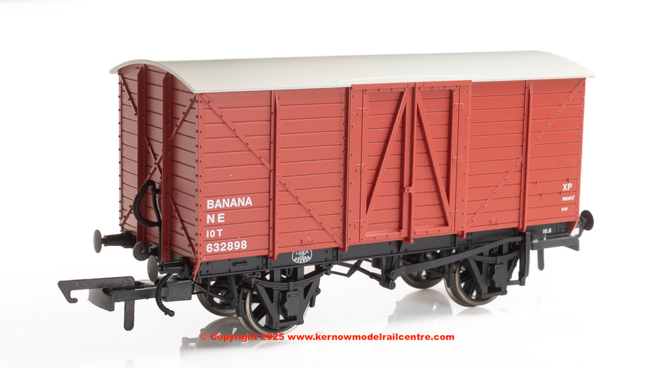 OR76BAN003C Oxford Rail GE Banana Van LNER (Post 1937) 632898