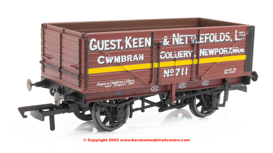 R60296 Hornby Guest Keen & Nettlefolds 7 Plank Wagon No111