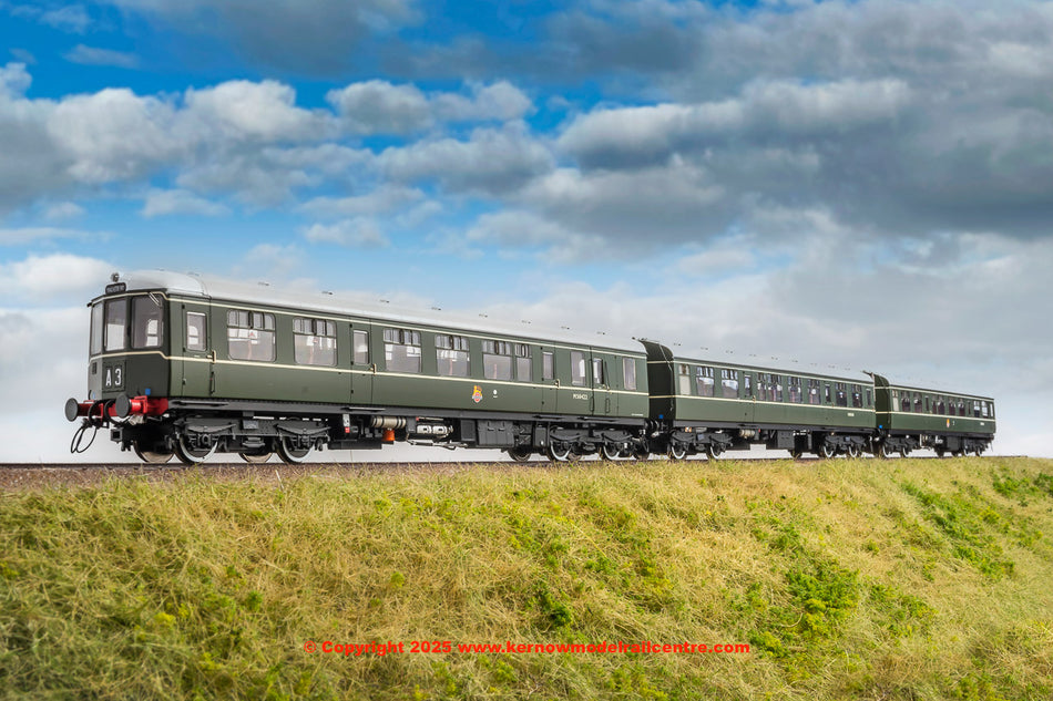1450 Heljan Class 104 3 Car DMU Set in BR early Green livery