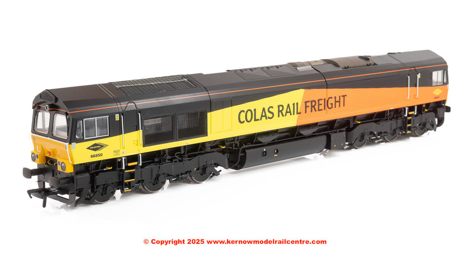 50-004A Bachmann Class 66/8 66850 David Maidment OBE Colas